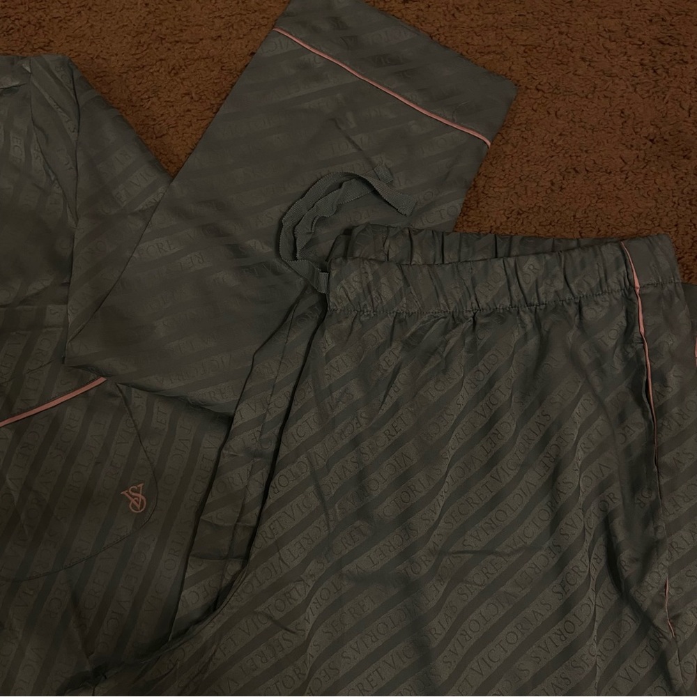 Victoria Secret PJ set - Picture 3 of 4